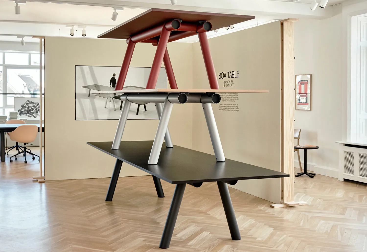 Boa Table | Medium