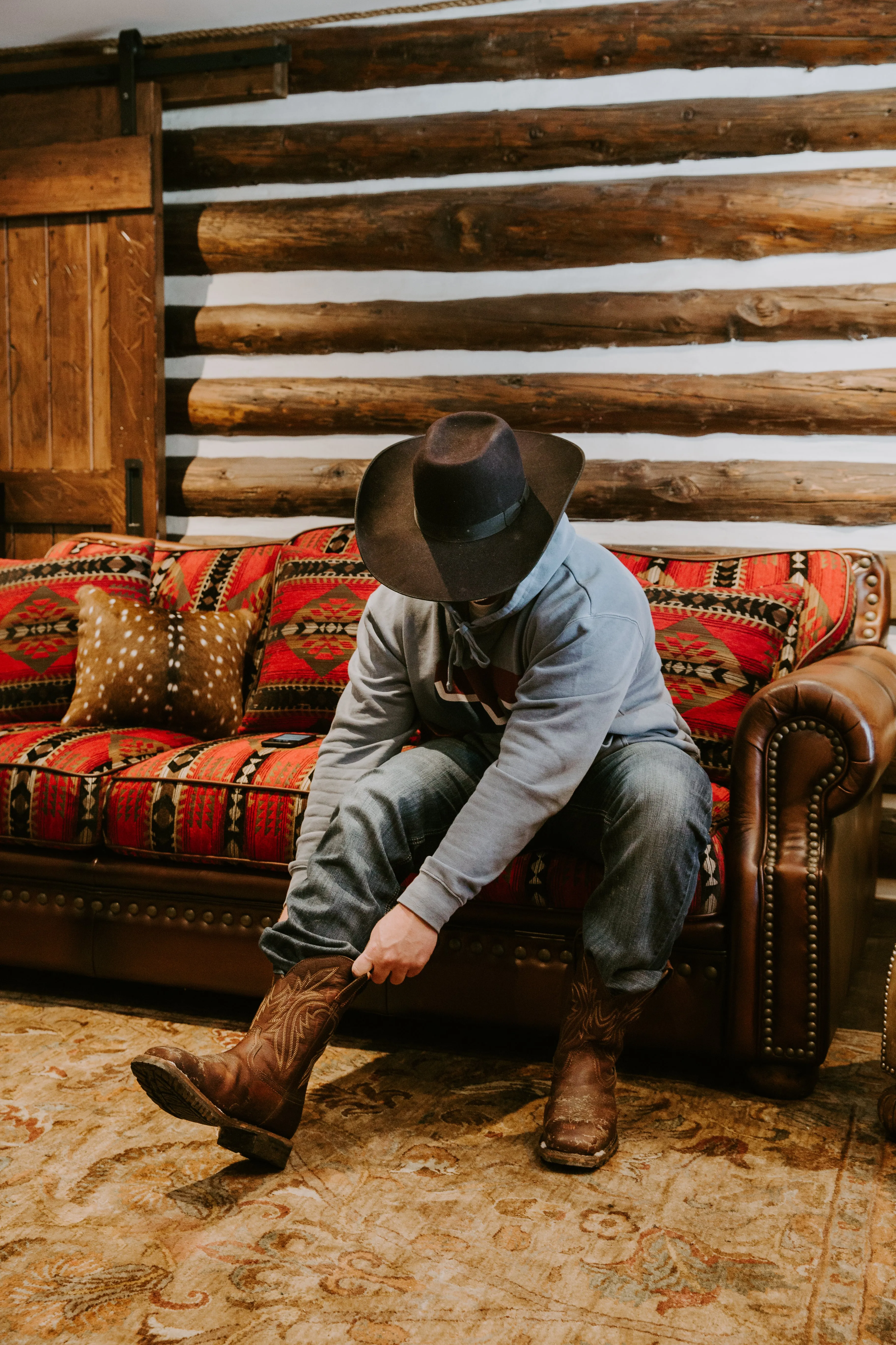 Calgary Sofa (Customizable!)