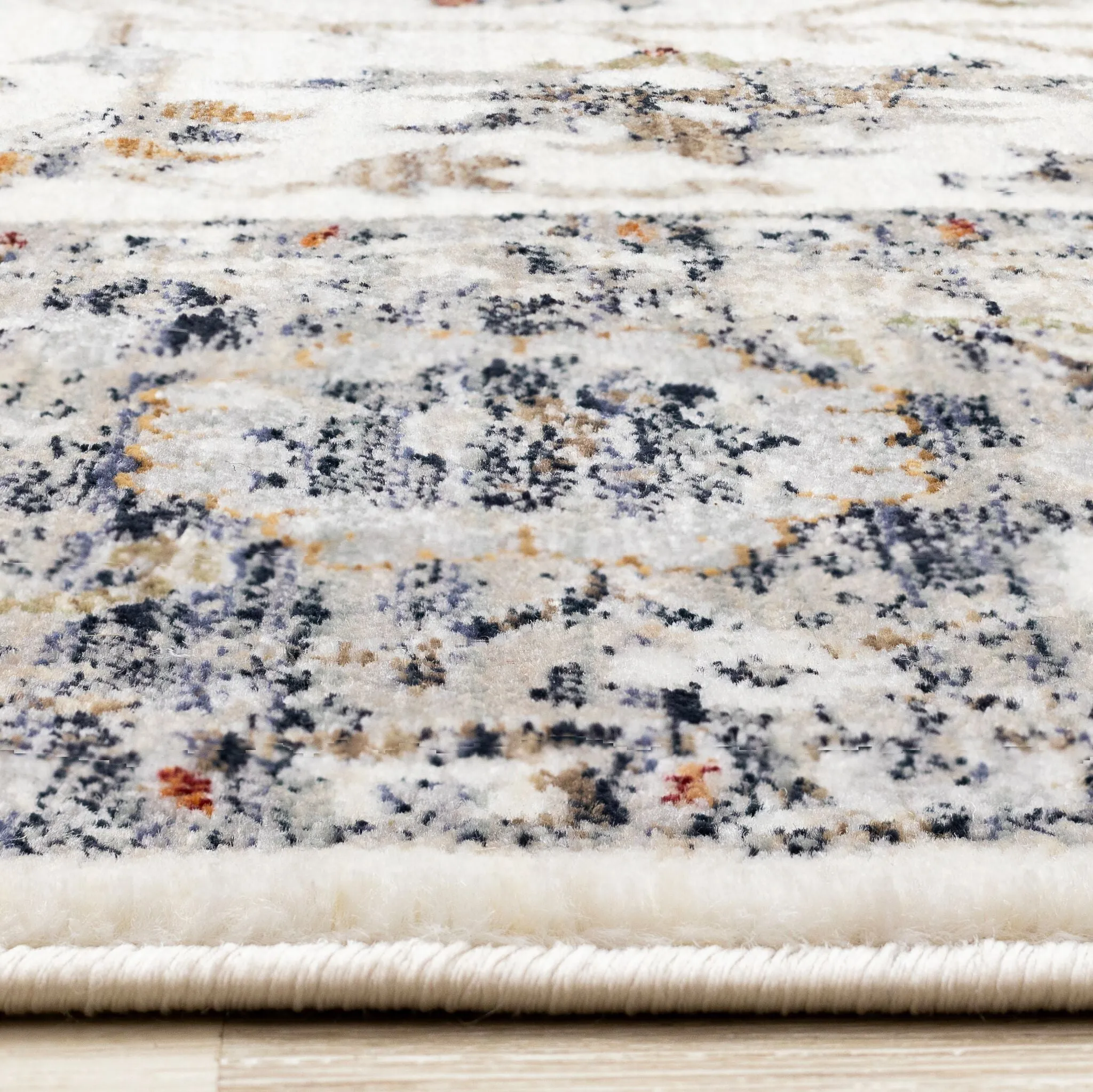 Serene 5'3" x 7'7" Intricate Border Area Rug