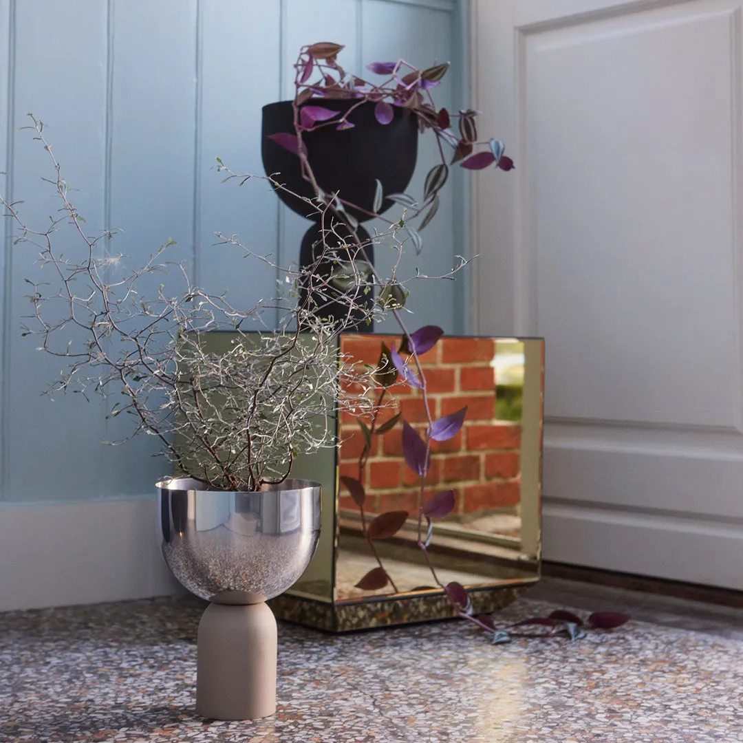Torus Flowerpot - Small (Order Quantity: 4)